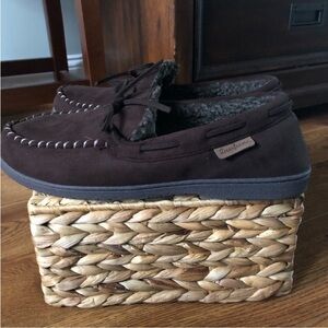 Dearfoams brown house shoes in size L 11-12